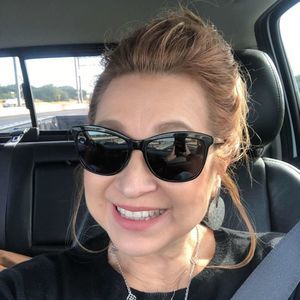 Meet your Posher, Janet